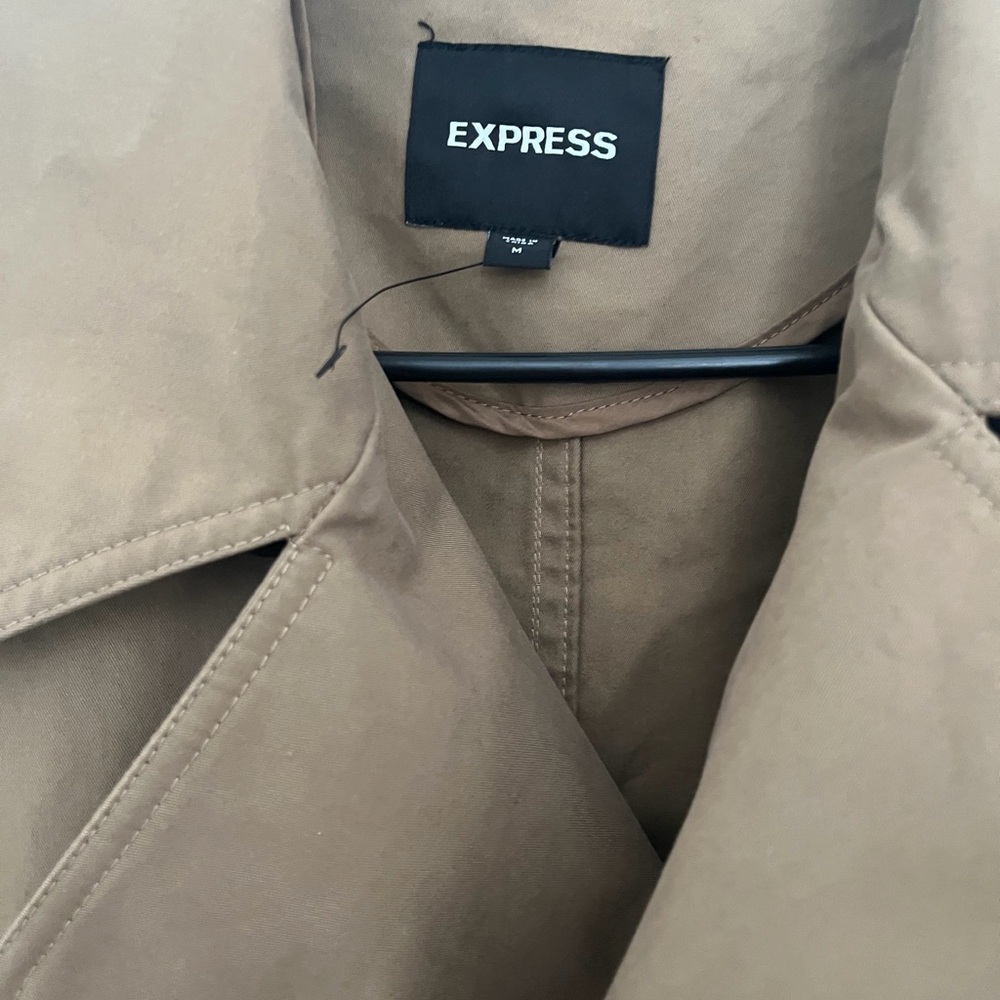 NWOT Express Tan Trench Coat Size Medium - Picture 2 of 8